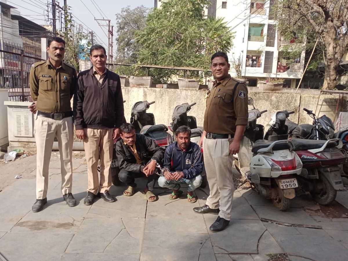 अलग अलग स्थानों से 8 दोपहिया की चोरी,  2 आरोपी गिरफ्तार